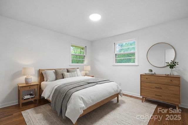 1500 19th Avenue Place NE, Hickory, NC 28601