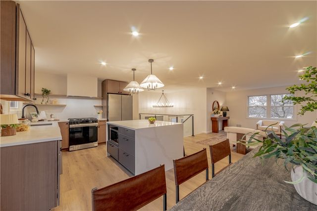 7 Glenville Drive, Gates, NY 14606