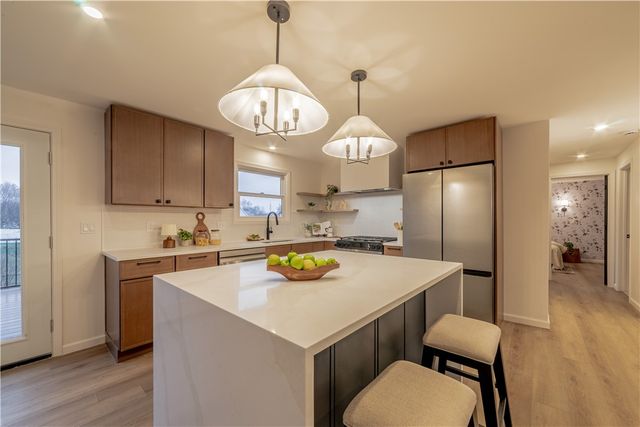 7 Glenville Drive, Gates, NY 14606