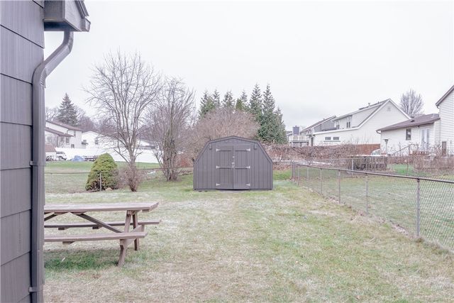 7 Glenville Drive, Gates, NY 14606