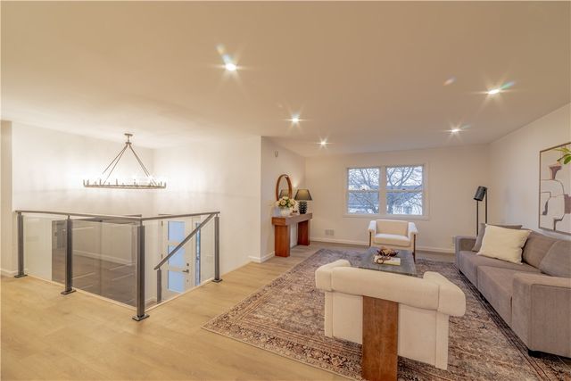 7 Glenville Drive, Gates, NY 14606