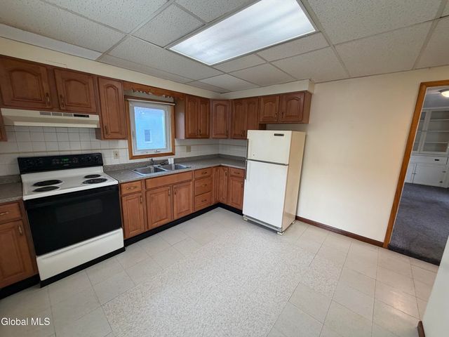82 4th Street, Waterford Village, NY 12188