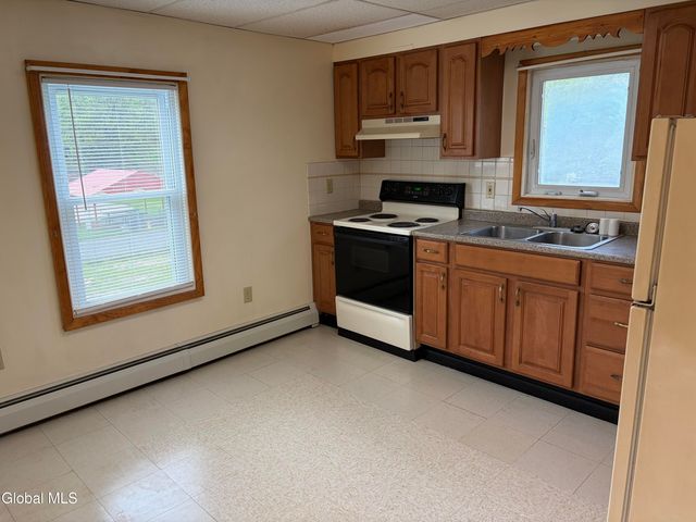 82 4th Street, Waterford Village, NY 12188