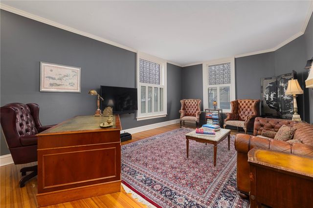 4 Hunter Avenue, Newport, RI 02840