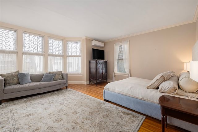 4 Hunter Avenue, Newport, RI 02840