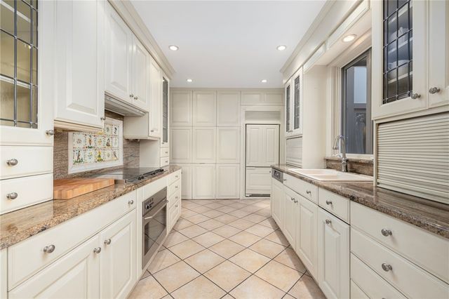 4 Hunter Avenue, Newport, RI 02840