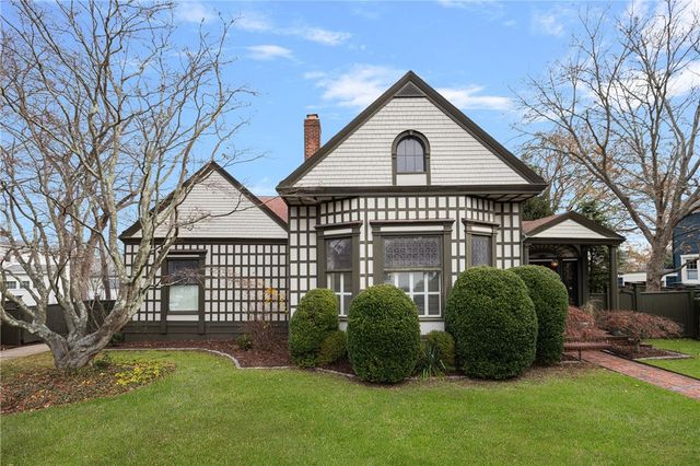 4 Hunter Avenue, Newport, RI 02840