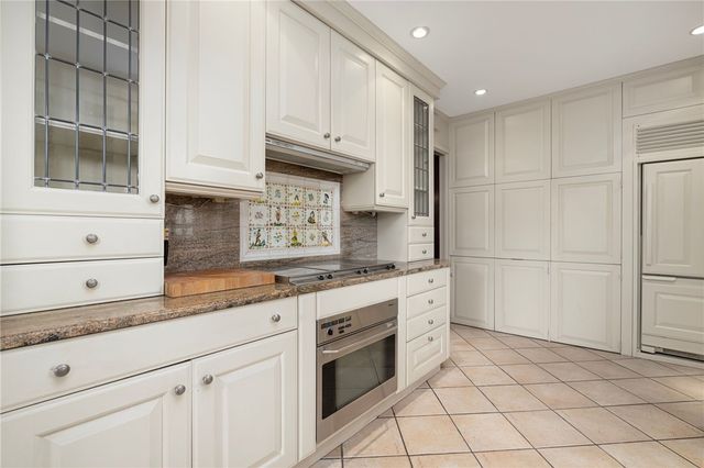 4 Hunter Avenue, Newport, RI 02840