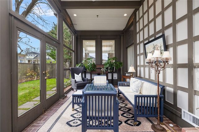 4 Hunter Avenue, Newport, RI 02840