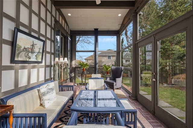 4 Hunter Avenue, Newport, RI 02840