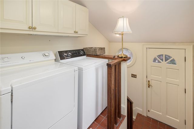 4 Hunter Avenue, Newport, RI 02840