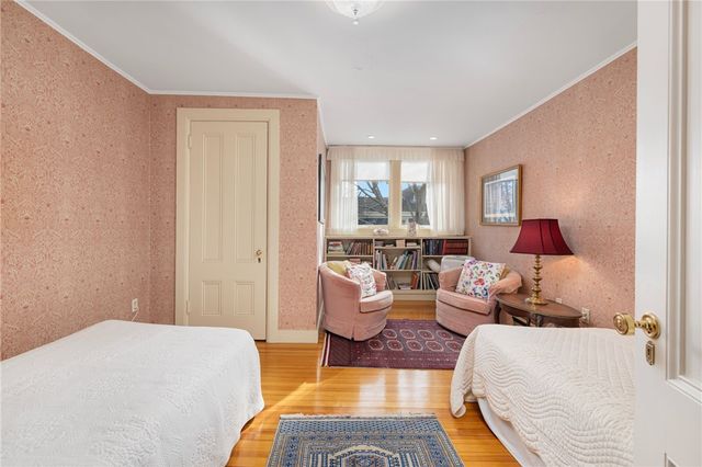 4 Hunter Avenue, Newport, RI 02840