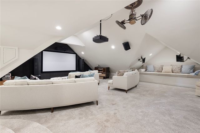 4 Hunter Avenue, Newport, RI 02840