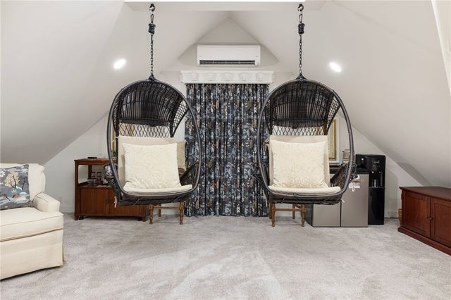 4 Hunter Avenue, Newport, RI 02840