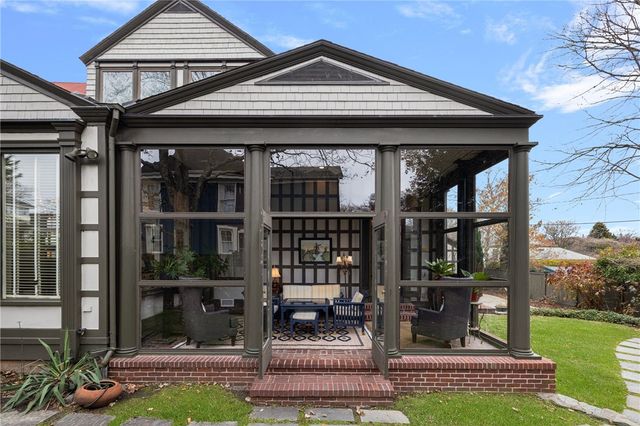 4 Hunter Avenue, Newport, RI 02840