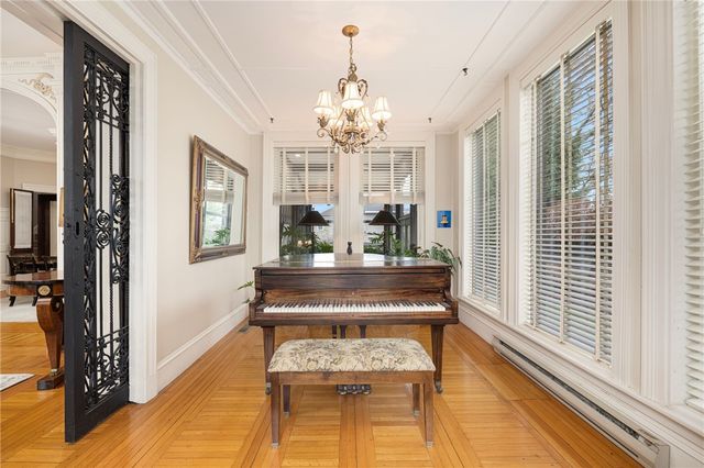 4 Hunter Avenue, Newport, RI 02840