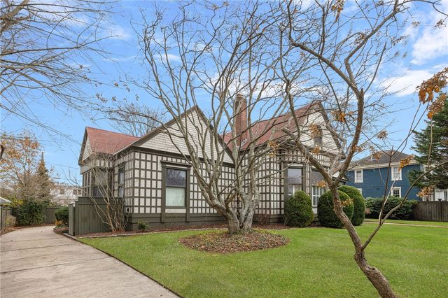 4 Hunter Avenue, Newport, RI 02840