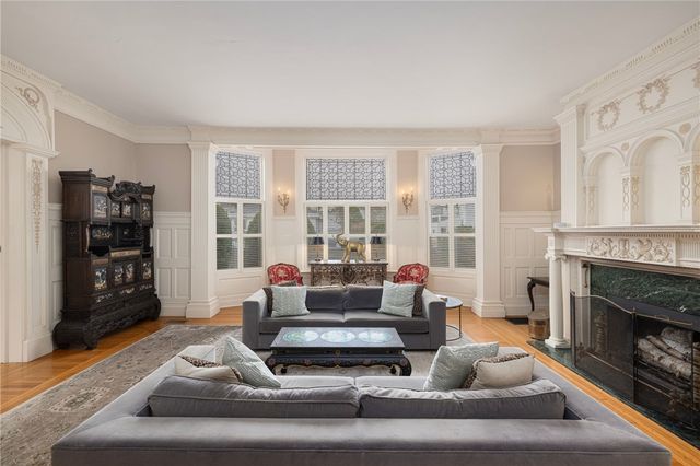 4 Hunter Avenue, Newport, RI 02840