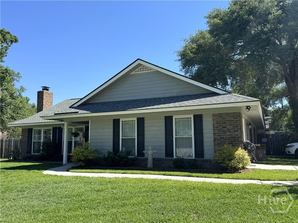 Image 1 of property listing at 240 Live Oak Drive, Richmond Hill, GA 31324