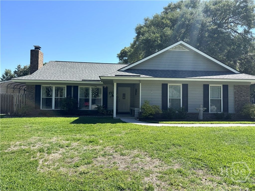 Image 2 of property listing at 240 Live Oak Drive, Richmond Hill, GA 31324
