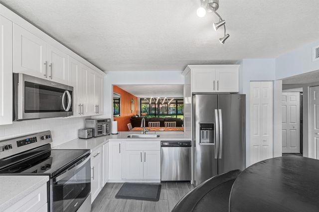11255 Green Lake Drive 203, Boynton Beach, FL 33437