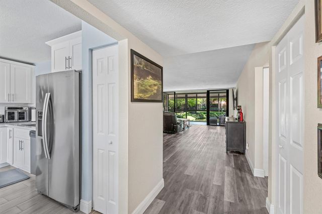 11255 Green Lake Drive 203, Boynton Beach, FL 33437