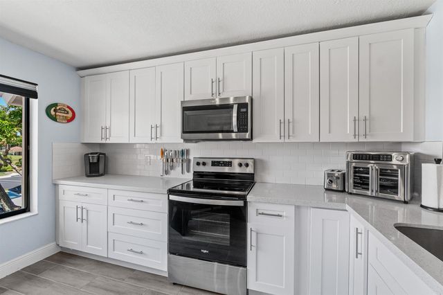 11255 Green Lake Drive 203, Boynton Beach, FL 33437