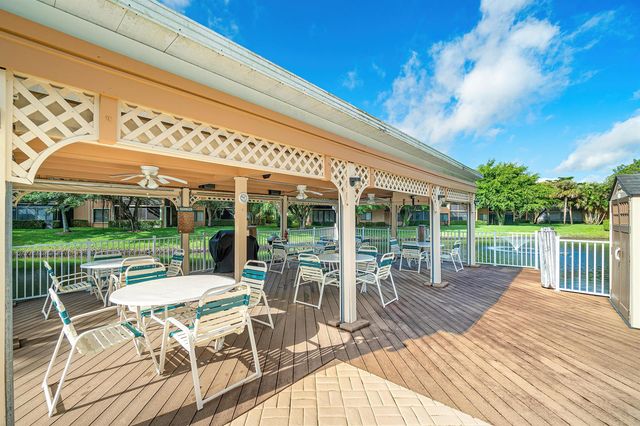 11255 Green Lake Drive 203, Boynton Beach, FL 33437