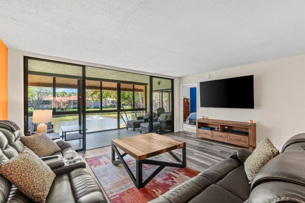 11255 Green Lake Drive 203, Boynton Beach, FL 33437