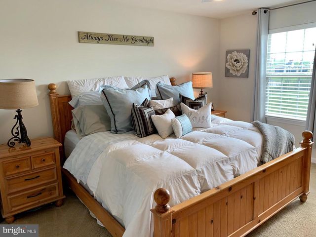 134 ADMIRAL LN, Warrington, PA 18976