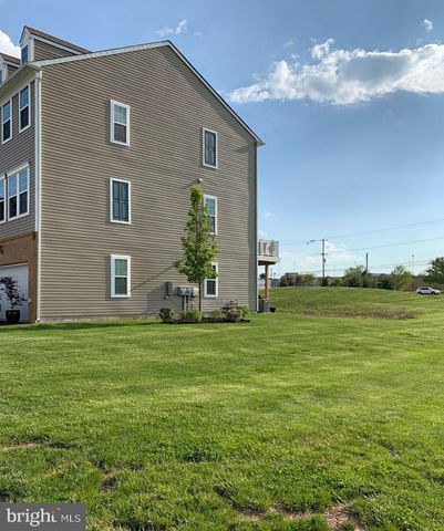 134 ADMIRAL LN, Warrington, PA 18976