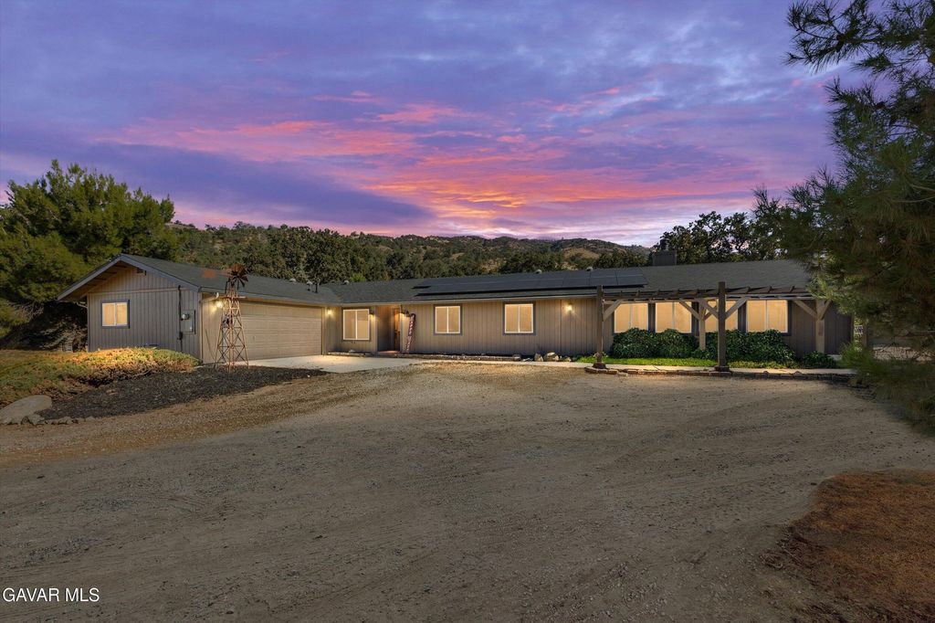 24220 Willow Pass Drive, Tehachapi, CA 93561