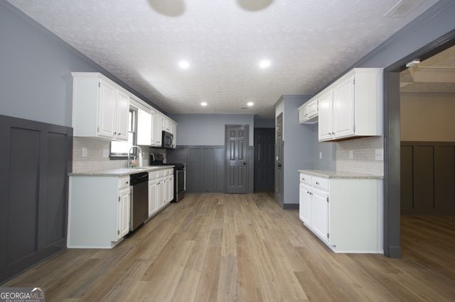 2360 Huntington Drive, Loganville, GA 30052