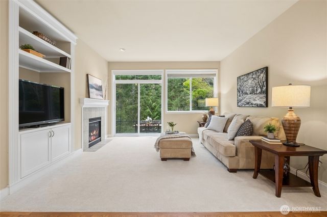 6701 W Crest View Loop SE, Snoqualmie, WA 98065