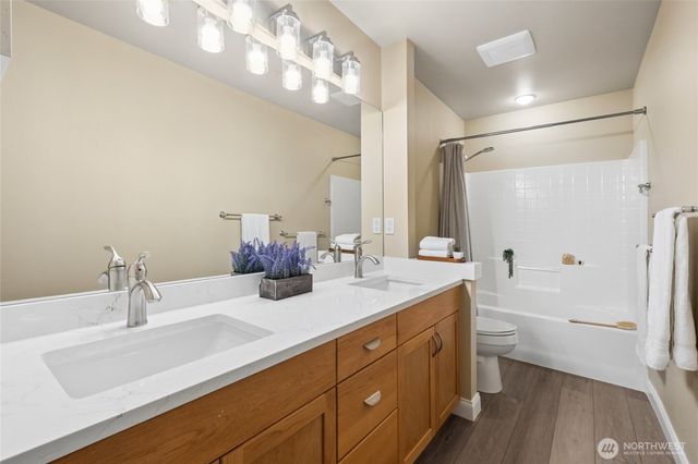 6701 W Crest View Loop SE, Snoqualmie, WA 98065