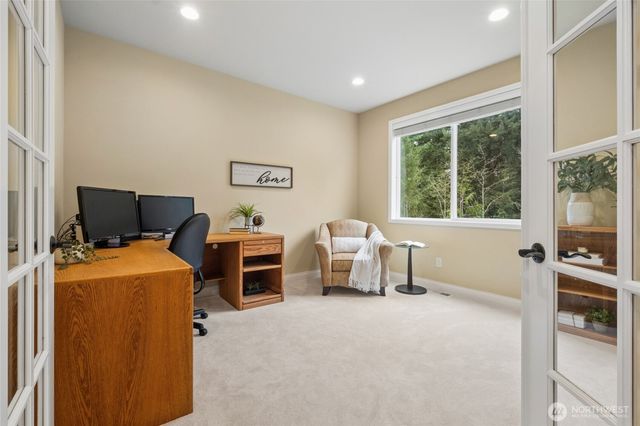 6701 W Crest View Loop SE, Snoqualmie, WA 98065