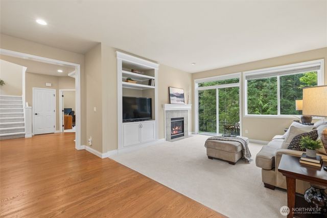 6701 W Crest View Loop SE, Snoqualmie, WA 98065