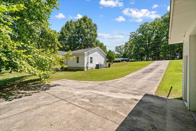 1846 Boyd Drive, Rocky Face, GA 30740