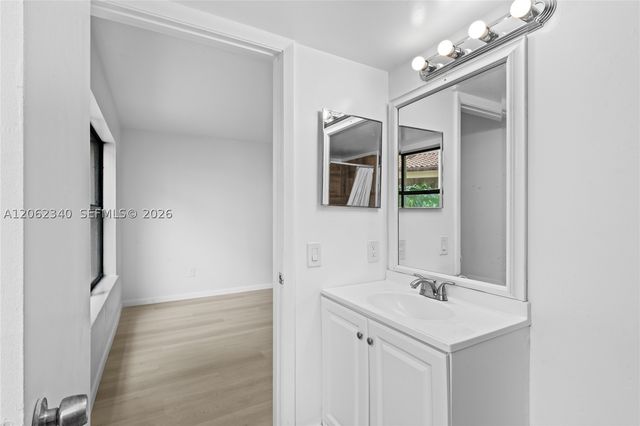 4241 W Mcnab Rd 11, Pompano Beach, FL 33069