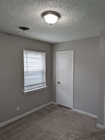 5325 Hensley Drive, Fort Worth, TX 76134