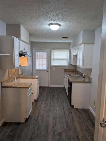 5325 Hensley Drive, Fort Worth, TX 76134