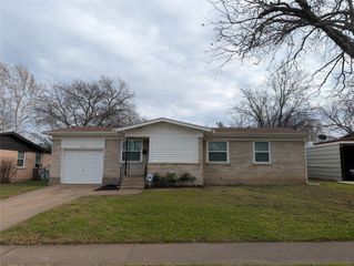 5325 Hensley Drive, Fort Worth, TX 76134
