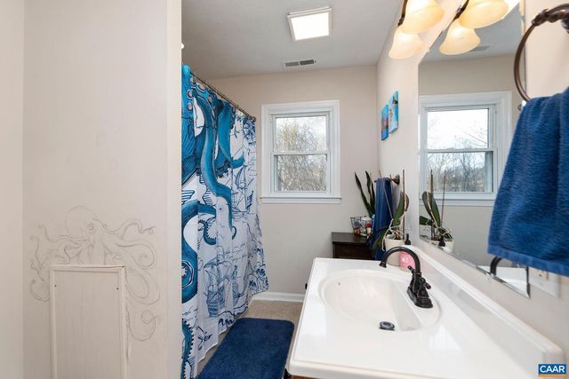 205 YOUNT AVE, Staunton, VA 24401