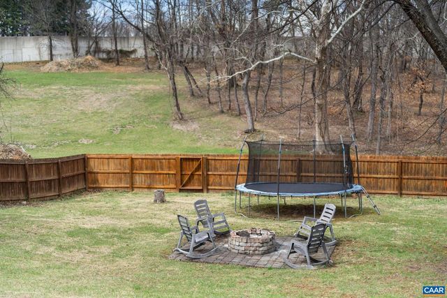 205 YOUNT AVE, Staunton, VA 24401