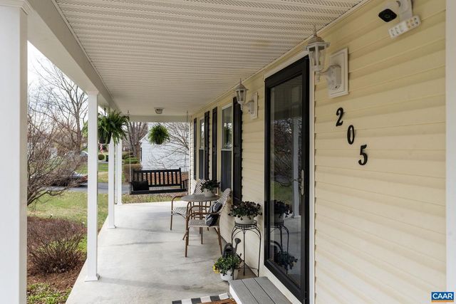 205 YOUNT AVE, Staunton, VA 24401