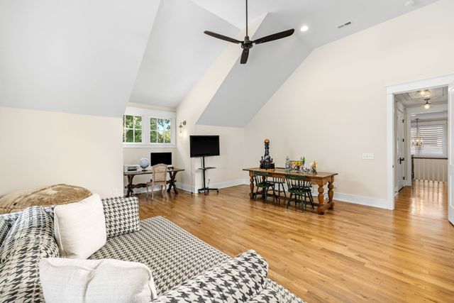 4000 Wallace Ln, Nashville, TN 37215