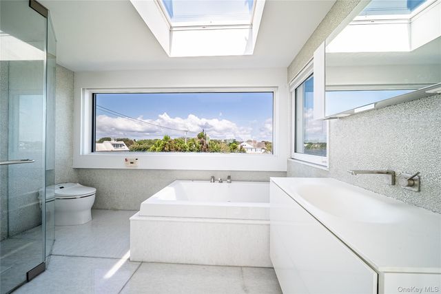 38 Beach Lane, Quogue, NY 11959
