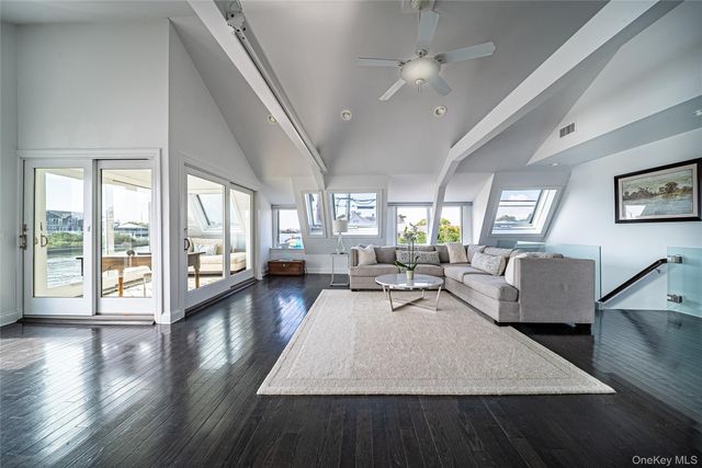 38 Beach Lane, Quogue, NY 11959