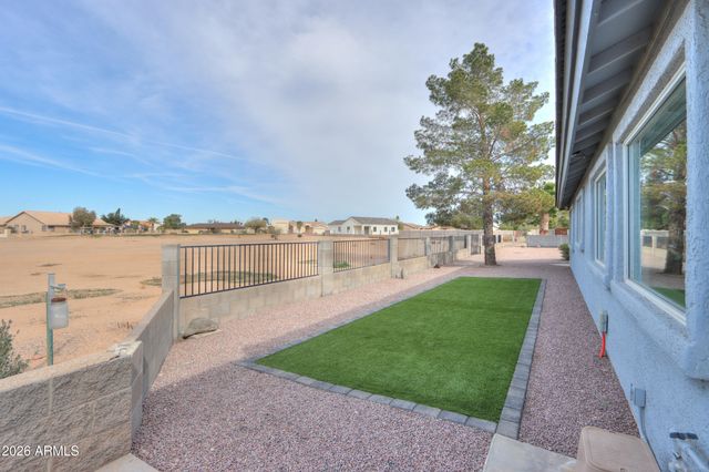 15301 S BENTLEY Place, Arizona City, AZ 85123