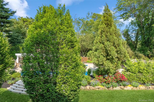 213 Guinea Woods Road, Old Westbury, NY 11568